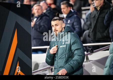 Londres, Angleterre. 30 janvier 2025. Radu Dragusin de Tottenham Hotspur vu lors du match de l'UEFA Europa League entre Tottenham Hotspur et Elfsborg au stade Tottenham Hotspur à Londres. Banque D'Images