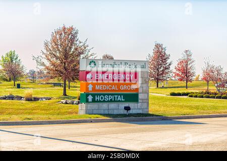 Hannibal, États-Unis - 2 novembre 2022 : Missouri ville de Hannibal avec entrée au bâtiment de l'hôpital de la clinique d'urgence dans le centre de santé régional Banque D'Images
