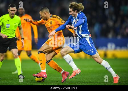 Barcelone, Espagne. 1er février 2025. Kylian MBAPPE du Real Madrid et Alex KRAL d'Espanyol Barcelone lors du match de football de la Liga entre le RCD Espanyol et le Real Madrid CF le 1er février 2025 au stade RCDE de Barcelone, Espagne - photo Matthieu Mirville (Segio Ros)/DPPI crédit : DPPI Media/Alamy Live News Banque D'Images
