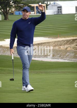 Pebble Beach, États-Unis. 02 février 2025. Pebble Beach, Californie, États-Unis - 2 février 2025 Rory McIlroy célèbre sa victoire sur le parcours de golf AT&T Pebble Beach Pro-Am (PGA Tour signature golf event), Californie, États-Unis crédit : Motofoto/Alamy Live News Banque D'Images