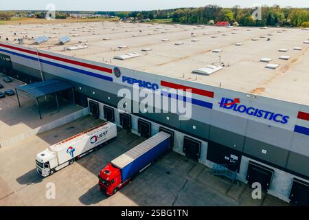 Pologne, Mszczonów, le parc logistique Elite : entrepôt central ID Logistics, loué par PepsiCo, le plus grand entrepôt du réseau de distribution PepsiCo Banque D'Images