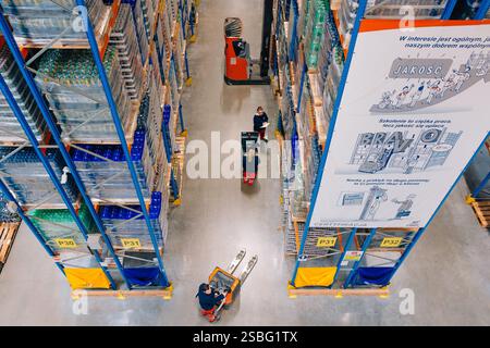 Pologne, Mszczonów, le parc logistique Elite : entrepôt central ID Logistics, loué par PepsiCo, le plus grand entrepôt du réseau de distribution PepsiCo Banque D'Images