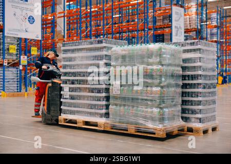 Pologne, Mszczonów, le parc logistique Elite : entrepôt central ID Logistics, loué par PepsiCo, le plus grand entrepôt du réseau de distribution PepsiCo Banque D'Images