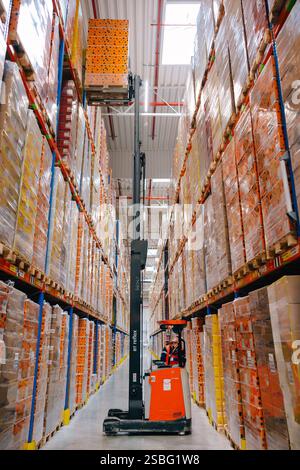 Pologne, Mszczonów, le parc logistique Elite : entrepôt central ID Logistics, loué par PepsiCo, le plus grand entrepôt du réseau de distribution PepsiCo Banque D'Images