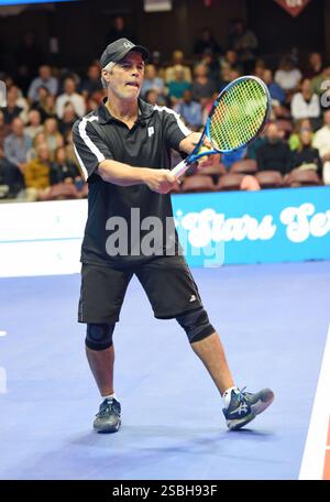 Asheville, Caroline du Sud, États-Unis. 02 février 2025. SC. 02 février 2025. ESAI Morales lors d'une apparition publique pour Stars Servin' Up Love Celebrity Tennis Hurricane Helene Benefit, Harrah's Cherokee Center, Asheville, SC, 2 février, 2025. crédit : Derek Storm/Everett Collection/Alamy Live News crédit : Everett Collection Inc/Alamy Live News Banque D'Images