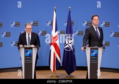 Le premier ministre Sir Keir Starmer lors d'une conférence de presse avec le secrétaire général de l'OTAN Mark Rutte au siège de l'OTAN à Bruxelles, Belgique. Date de la photo : lundi 3 février 2025. Banque D'Images