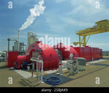 Générateur d'énergie à Leathers Geothermal Power Plant, situé dans le champ géothermique de Salton Sea dans le comté d'Imperial, en Californie. Photographie prise le 25 septembre 2013. Banque D'Images