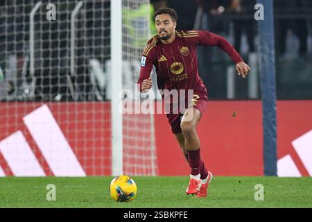 Rome, Latium. 02 février 2025. Devyne Rensch de L'AS Roma lors du match de Serie A entre Roma et Napoli au stade olympique, Italie, le 2 février 2025. AllShotLive Credit : Sipa USA/Alamy Live News Banque D'Images