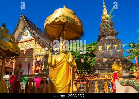 Laos, province de Vientiane, Vang Vieng, Wat That, temple bouddhiste Banque D'Images