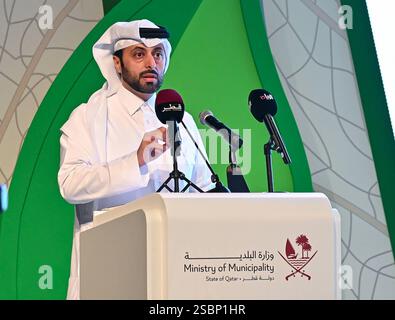 12ème exposition internationale de l'agriculture du Qatar 2025 à Doha le Ministre de la municipalité du Qatar Abdullah bin Hamad bin Abdullah Al Attiya , prend la parole lors de l'inauguration de la 12ème exposition internationale de l'agriculture du Qatar AgriteQ 2025 au Village culturel de Katara à Doha, Qatar le 04 février 2023. Environ 300 exposants locaux et internationaux de 29 pays participent à l'exposition organisée par le Ministère de la municipalité du Qatar. DOHA Qatar Copyright : xNOUSHADx Banque D'Images