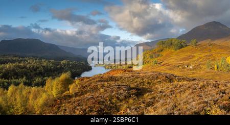 Loch Affric au début de l'automne. Glen Affric, Highland, Écosse Banque D'Images