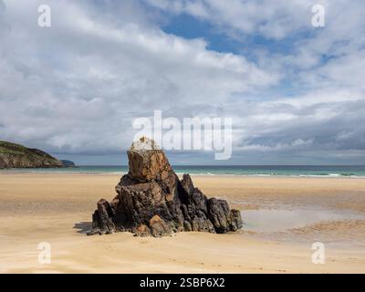 Sea Stack on Garry Beach (Traigh Ghearadha), Tolsta, île de Lewis, Hébrides extérieures, Écosse Banque D'Images