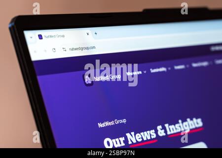 New York, États-Unis - 31 janvier 2025 : le site Web de la société de services bancaires et financiers NatWest Group s'affiche sur l'écran d'un ordinateur portable Banque D'Images