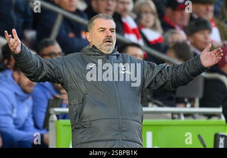 Londres, Royaume-Uni. 02 février 2025. Brentford v Tottenham Hotspur - premier League - Gtech Community Stadium. Tottenham Manager Ange Postecoglou. Crédit photo : Mark pain / Alamy Live News Banque D'Images