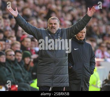 Londres, Royaume-Uni. 02 février 2025. Brentford v Tottenham Hotspur - premier League - Gtech Community Stadium. Tottenham Manager Ange Postecoglou. Crédit photo : Mark pain / Alamy Live News Banque D'Images