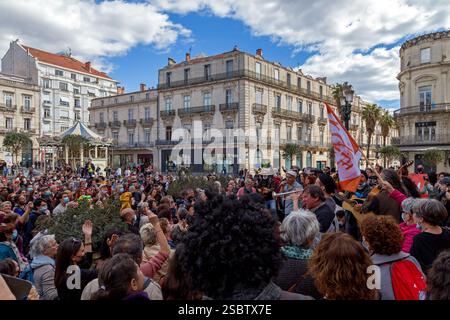 Mobilisation pour la culture. HK et les Saltimbanks : concert de rue organisé par le Carmagnole dans différents lieux. Place de la Comédie. Montpellier, Occitanie, France Banque D'Images