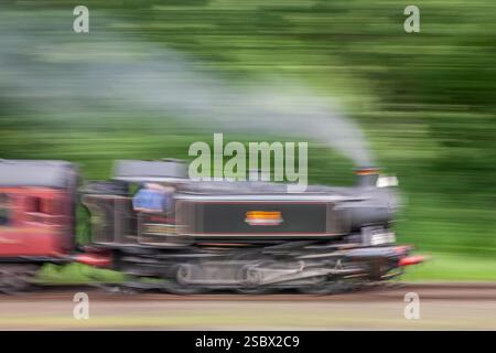 BR '1500' classe 0-6-0PT No. 1501 départ de la station Highley sur la Severn Valley Railway, Shropshire, Angleterre, Royaume-Uni Banque D'Images