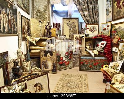 Photo de la salle des photos de tapisserie dans la boutique de cadeaux Banque D'Images