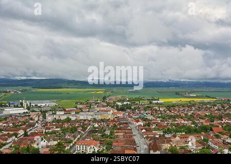 Panorama de Rasnov, ville roumaine en Transylvanie, Roumanie Rasnov, Roumanie, Europe Banque D'Images