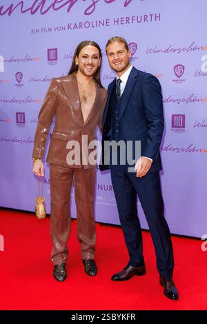 Première - Wunderschöner Riccardo Simonetti und Rurik Gislason BEI der Premiere zu Wunderschöner im Zoo Palast AM 04.02.2025 à Berlin. *** Création de Wunderschöner Riccardo Simonetti et Rurik Gislason lors de la première de Wunderschöner au Zoo Palast le 04 02 2025 à Berlin Copyright : xEventpressxKochanx Banque D'Images