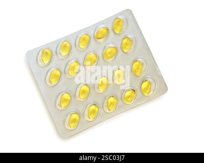Paquet de pilules d'huile de poisson sur le fond blanc Banque D'Images