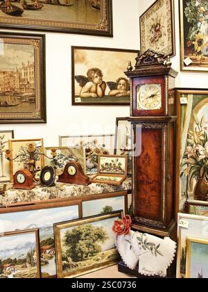 Photo de la salle des photos de tapisserie dans la boutique de cadeaux Banque D'Images