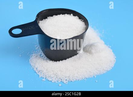 Le bisulfate de sodium, également connu sous le nom d'hydrogénosulfate de sodium, est le sel de sodium de l'anion bisulfate, dont la formule moléculaire est NaHSO4 Banque D'Images