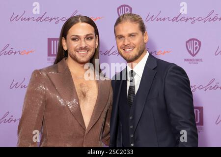 Riccardo Simonetti und Rurik Gislason BEI der Weltpremiere des Kinofilms Wunderschöner im Zoo Palast. Berlin, 04.02.2025 *** Riccardo Simonetti et Rurik Gislason lors de la première mondiale du film Wunderschöner au Zoo Palast Berlin, 04 02 2025 Foto:XJ.xKnowlesx/xFuturexImagex wunderschoener 5292 Banque D'Images