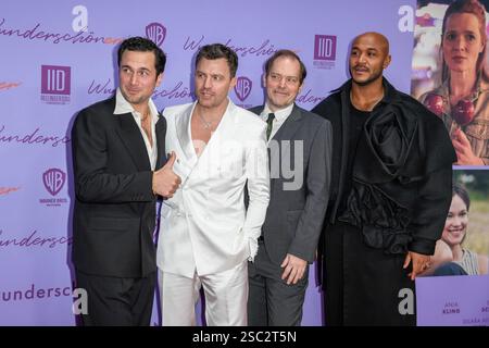 Samuel Schneider, Friedrich Mücke, Godehard Giese und Malick Bauer zu Gast auf dem roten Teppich BEI der Kino film Premiere WUNDERSCHÖNER im Zoo Palast AM 04.February 2025 à Berlin Berlin Deutschland *** Samuel Schneider, Friedrich Mücke, Godehard Giese et Malick Bauer comme invités sur le tapis rouge à la première du film WUNDERSCHÖNER au Zoo Palast le 04 février 2025 à Berlin Allemagne Banque D'Images