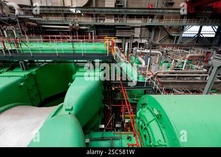 La salle des turbines de la centrale nucléaire Dungeness B, Kent. Banque D'Images