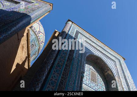 Anciens mausolées de la nécropole de Shah-i-Zinda situés dans la partie nord-est de Samarcande, Ouzbékistan. Il comprend des mausolées et d'autres rituels Banque D'Images