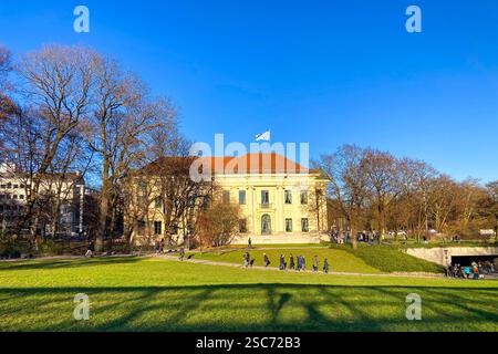 MUNICH, ALLEMAGNE - 2 DÉCEMBRE 2024 : le Hofgarten (jardin de la cour) est un jardin dans le centre de Munich, situé entre la Residenz et l'Englischer Banque D'Images