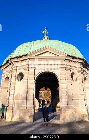 MUNICH, ALLEMAGNE - 2 DÉCEMBRE 2024 : le Hofgarten (jardin de la cour) est un jardin dans le centre de Munich, situé entre la Residenz et l'Englischer Banque D'Images