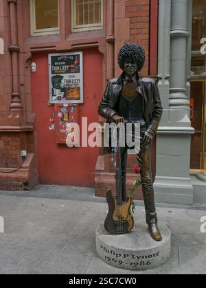 La statue de Phil Lynott, à l'extérieur du Bruxelles Pub, Dublin, Irlande Banque D'Images