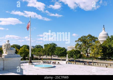 Cour suprême DES ÉTATS-UNIS (Cour suprême des États-Unis) surplombant le Capitole des États-Unis (bâtiment du Capitole des États-Unis) à Washington DC, District of Columbia, États-Unis Banque D'Images