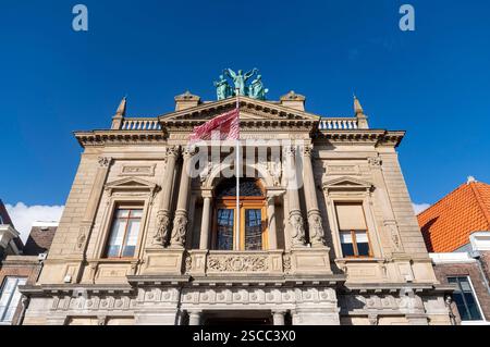 Haarlem pays-Bas 6 février 2025 le Teylers science and art Museum lors d'une journée d'hiver fraîche sous un ciel bleu Azur. . stichting Banque D'Images