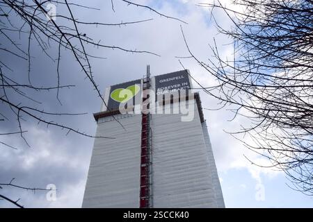Londres, Angleterre, Royaume-Uni. 6 février 2025. Une vue de Grenfell Tower alors que le gouvernement annonce que le bloc de la tour est sur le point d'être démoli. 72 personnes sont mortes lorsqu'un incendie a éclaté dans le bloc d'appartements à North Kensingon, West London en 2017. (Crédit image : © Vuk Valcic/ZUMA Press Wire) USAGE ÉDITORIAL SEULEMENT! Non destiné à UN USAGE commercial ! Banque D'Images