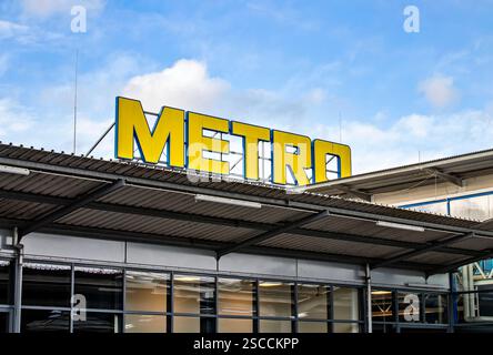 Logo sur un magasin de gros Metro à Ludwigshafen, Allemagne Banque D'Images