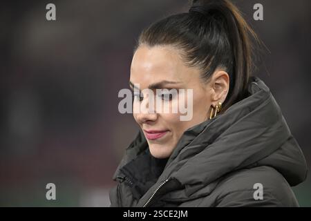 Présentatrice ARD Esther Sedlaczek portrait, DFB Cup, MHPArena, MHP Arena Stuttgart, Bade-Wuerttemberg, Allemagne, Europe Banque D'Images