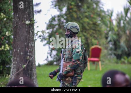 Le M23, le groupe rebelle opérant dans la région orientale de la République démocratique du Congo (RDC), tient une conférence de presse dans la ville de Goma. Banque D'Images
