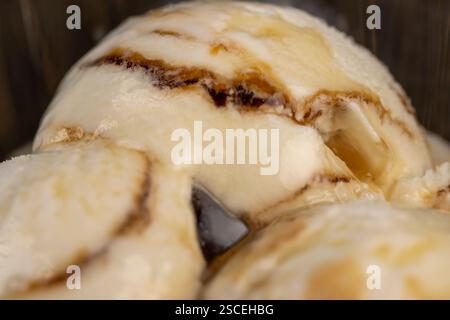 crème glacée au sirop d'érable naturel, délicieuse crème glacée froide au sirop de sucre sucré de jus d'érable Banque D'Images