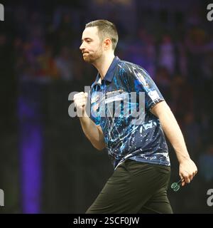6 février 2025, la SSE Arena, Belfast, Irlande du Nord ; 2025 PDC premier League Darts Belfast Night 1 ; Luke Humphries célèbre avoir remporté la finale contre Chris Dobey Banque D'Images