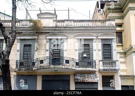 29 mars 2024. Caracas, Venezuela. Architecture coloniale dans le centre-ville. Banque D'Images