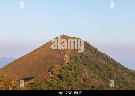 Le sommet du mont San Primo un matin d'été Banque D'Images