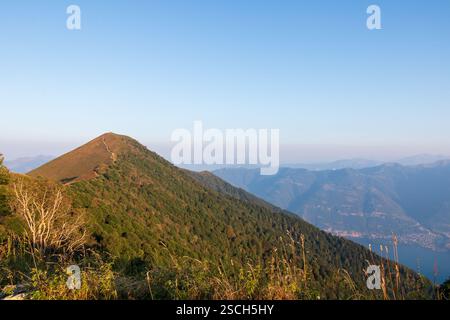 Le sommet du mont San Primo un matin d'été Banque D'Images