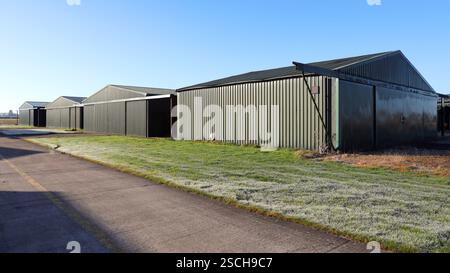 Hangars d'avions à Sleap Airfield, Shropshire Banque D'Images