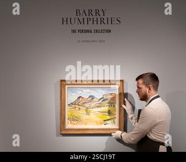Christie's, Londres, Royaume-Uni. 7 février 2025. Barry Humphries : la collection personnelle. Exposition de pré-vente (vente aux enchères le 13 février) de la collection érudite de Barry Humphries (1934-2023). L'artiste australien de renommée mondiale, surtout connu pour ses personnages Dame Edna Everage et Sir les Patterson, a commencé à collectionner dès son adolescence, et plus d'un demi-siècle a construit sa collection. Image : Barry Humphries, Wilpena, estimation £3 000-5 000. Crédit : Malcolm Park/Alamy Live News Banque D'Images