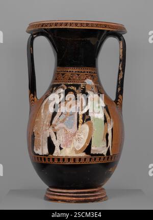 Grenier Red-figure pelike, Kerch style, environ 360 av. J.-C. Pot de stockage avec le jugement de Paris. Informations complémentaires : un côté de ce vase montre le jugement de Paris, un mythe avec une longue histoire en grec prolongé Le jeune prince troyen Paris est assis au milieu de trois déesses et de leur guide Hermès, Dieu des voyageurs. La tâche de Paris était de décider quelle déesse est la plus belle : Héra, reine des dieux ; Athéna, déesse de la sagesse ; ou Aphrodite, déesse de l'amour. Paris a choisi Aphrodite parce que son pot-de-vin était le meilleur : il pouvait avoir qui parmi les femmes mortelles il pensait le plus beau. Son choix d'Helen, reine de Banque D'Images