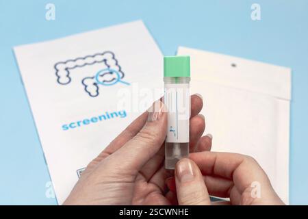Test de dépistage du cancer du rectum à domicile et en laboratoire Banque D'Images