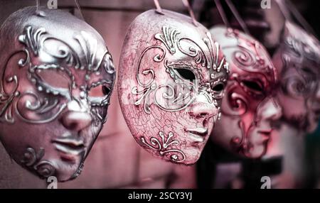 masques métalliques effrayants Banque D'Images